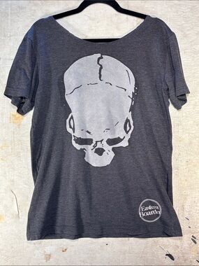 Women's Charcoal Skull Graphic Short Sleeve Tee